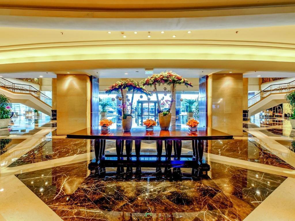New Century Hangzhou Grand Hotel Экстерьер фото